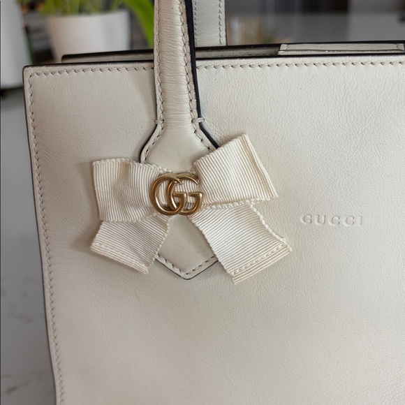 Gucci GG Bow Ivory Leather Small Tote Crossbody Bag Double G Ribbon Entrupy Auth - Picture 11 of 15